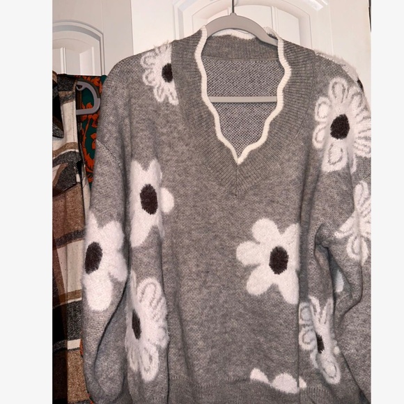 Cozy Fuzzy V neck Floral Print Loose Fit Sweater Top - Picture 3 of 6